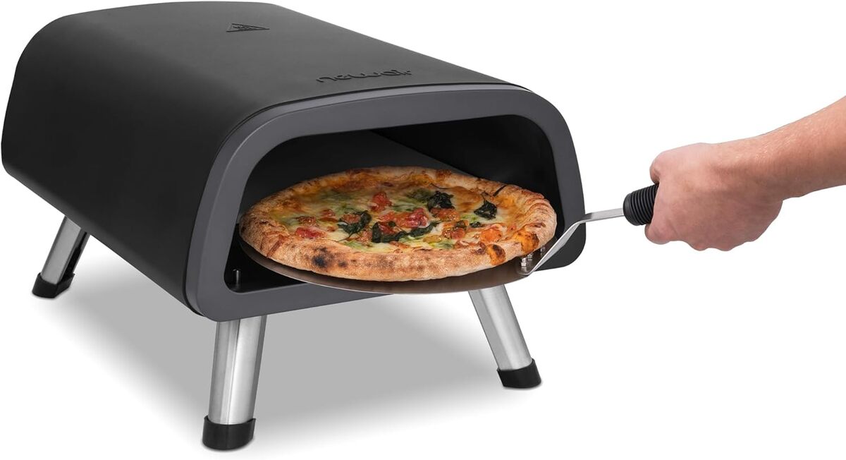 Test du four à pizza Newair : l'allié portable pour des soirées réussies