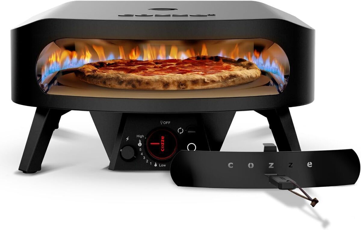 Test du four à pizza Cozze à gaz : édition noire, pierre rotative 43 cm