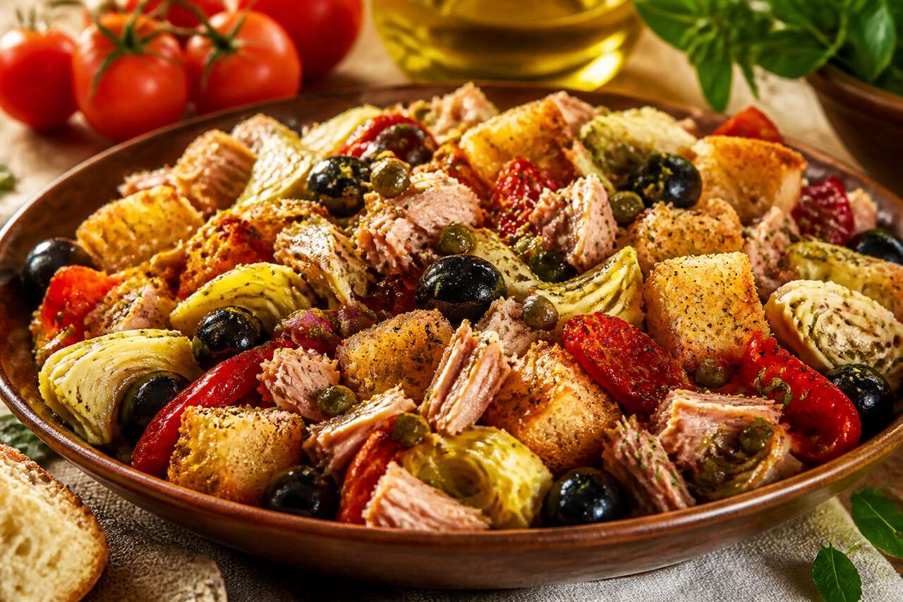 Panzanella aux saveurs méditerranéennes : une salade idéale pour affronter la canicule