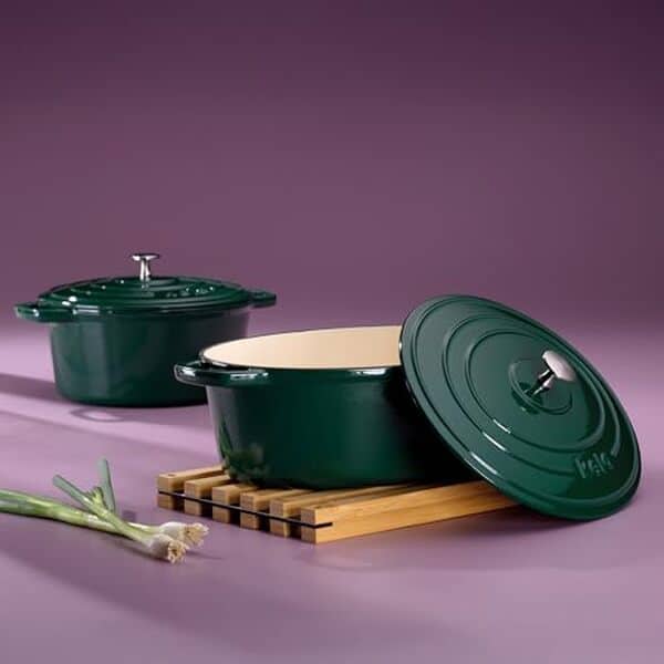Découvrez notre test détaillé de la cocotte ovale Kela 9, 3 l : performances culinaires, design élégant et durabilité. Avis honnête pour bien choisir votre cocotte en fonte.