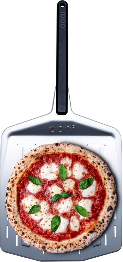 Test de la pelle à pizza Ooni 35 cm : l'accessoire parfait pour vos pizzas