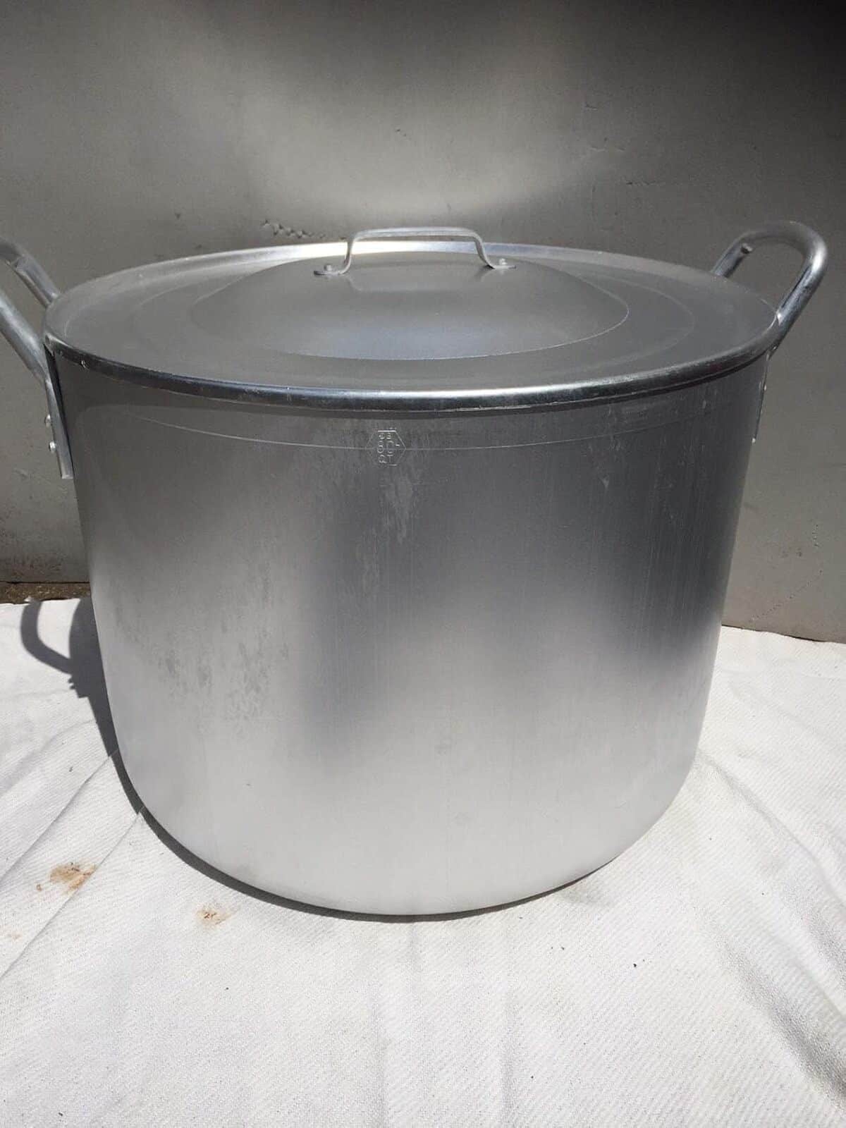 Test : marmite géante 80L Générique, idéale pour le brassage