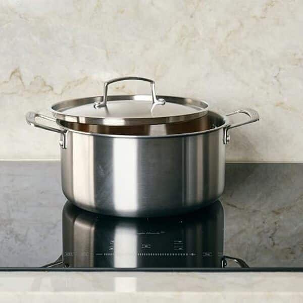 Découvrez notre test détaillé du faitout Kamberg Ø28 cm en inox 18/10 : qualité, durabilité et efficacité en cuisine. 