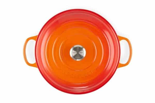 Découvrez notre test détaillé du faitout Le Creuset signature 30cm en fonte émaillée : performances, durabilité et avantages pour votre cuisine.