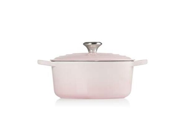 Découvrez notre test détaillé de la cocotte Signature Le Creuset : performance culinaire, qualité de la fonte et design élégant pour vos préparations