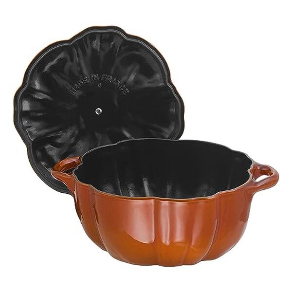 Découvrez notre test détaillé de la cocotte STAUB en fonte orange brûlé 3, 5 qt : performances, avantages et verdict final pour vos préparations culinaires.