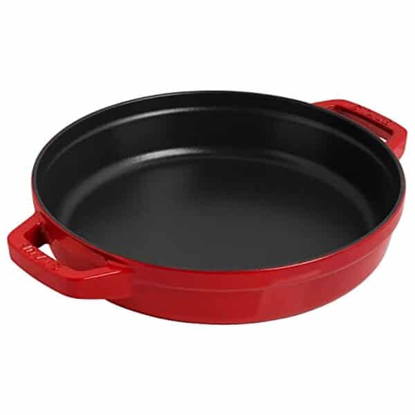 Découvrez notre test détaillé des cocottes Staub en fonte cerise rouge : qualité, performance et design pour vos préparations culinaires. 