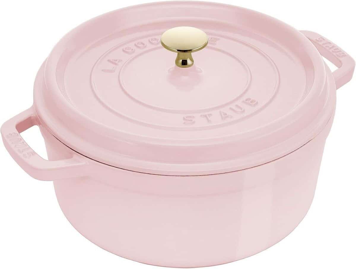 Test de la cocotte Staub ronde en fonte 4 pintes rose pivoine